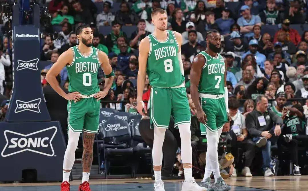 爱游戏平台-塔图姆重要时刻持续失利，塞尔维亚队带队取胜！气势如虹延续-爱游戏平台